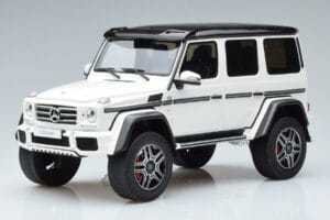 Mercedes G500 4x4 W463 GT Spirit 1:18 GT142 Živica
