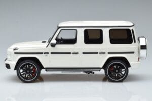 Mercedes AMG G63 W463 Biely GT Spirit 1:18 KJ038 Kov – obrázok 3 z 6