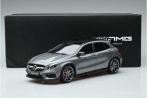 Mercedes AMG GLA 45 X156 Dealerská Edícia GT Spirit 1:18 B66960467 Živica – obrázok 6 z 6