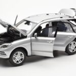 Mercedes M-Class W166 Iridium Strieborný Metalíza Minichamps 1:18 B66960064 - image 2 of 8