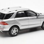 Mercedes M-Class W166 Iridium Strieborný Metalíza Minichamps 1:18 B66960064 - image 3 of 8