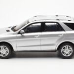 Mercedes M-Class W166 Iridium Strieborný Metalíza Minichamps 1:18 B66960064 - image 4 of 8