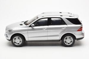 Mercedes M-Class W166 Iridium Strieborný Metalíza Minichamps 1:18 B66960064 Kov – obrázok 4 z 8