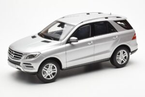 Mercedes M-Class W166 Iridium Strieborný Metalíza Minichamps 1:18 B66960064