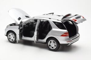 Mercedes M-Class W166 Iridium Strieborný Metalíza Minichamps 1:18 B66960064 Kov – obrázok 5 z 8