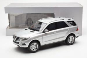 Mercedes M-Class W166 Iridium Strieborný Metalíza Minichamps 1:18 B66960064 Kov – obrázok 8 z 8