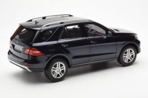 Mercedes M-Class W166 Tansanite Modrý Metalíza Minichamps 1:18 B66960065 Kov – obrázok 3 z 8