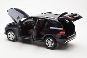 Mercedes M-Class W166 Tansanite Modrý Metalíza Minichamps 1:18 B66960065 Kov – obrázok 5 z 8