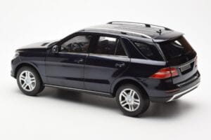 Mercedes M-Class W166 Tansanite Modrý Metalíza Minichamps 1:18 B66960065 Kov – obrázok 7 z 8