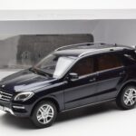 Mercedes M-Class W166 Tansanite Modrý Metalíza Minichamps 1:18 B66960065 - image 8 of 8