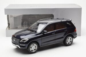 Mercedes M-Class W166 Tansanite Modrý Metalíza Minichamps 1:18 B66960065 Kov – obrázok 8 z 8