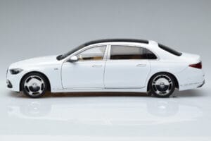 Mercedes Maybach S600 W222 V12 Biturbo Diamond Biely Almost Real 1:18 820116 Kov – obrázok 4 z 11