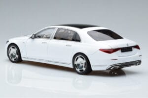 Mercedes Maybach S600 W222 V12 Biturbo Diamond Biely Almost Real 1:18 820116 Kov – obrázok 7 z 11