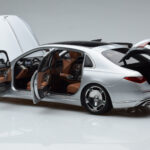 Mercedes Maybach S600 W222 V12 Biturbo Hightech Strieborný Almost Real 1:18 - image 8 of 12