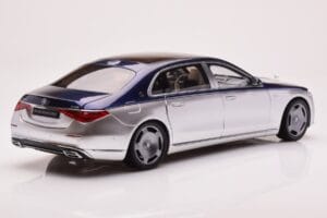 Mercedes Maybach S680 W223 Nautical Modrý Cirrus Strieborný Almost Real 1:18 820125 Kov – obrázok 3 z 8