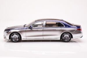 Mercedes Maybach S680 W223 Nautical Modrý Cirrus Strieborný Almost Real 1:18 820125 Kov – obrázok 4 z 8