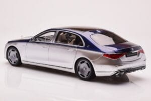 Mercedes Maybach S680 W223 Nautical Modrý Cirrus Strieborný Almost Real 1:18 820125 Kov – obrázok 7 z 8