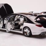 Mercedes Maybach S680 W223 Obsidian Čierny Diamond Biely Almost Real 1:18 - image 4 of 7