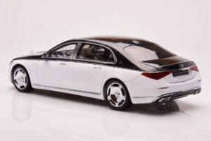 Mercedes Maybach S680 W223 Obsidian Čierny Diamond Biely Almost Real 1:18 820121 Kov – obrázok 6 z 7