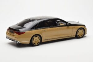 Mercedes Maybach S680 W223 Obsidian Čierny Sand Almost Real 1:18 820124 Kov – obrázok 3 z 7