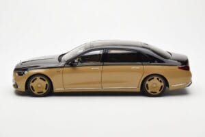 Mercedes Maybach S680 W223 Obsidian Čierny Sand Almost Real 1:18 820124 Kov – obrázok 4 z 7