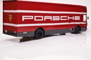 Mercedes O317 Porsche Transporter Červený CMR 1:18 CMR149 Kov – obrázok 2 z 12