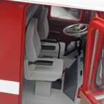 Mercedes O317 Porsche Transporter Červený CMR 1:18 - image 11 of 12