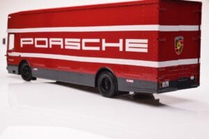 Mercedes O317 Porsche Transporter Červený CMR 1:18 CMR149 Kov – obrázok 3 z 12