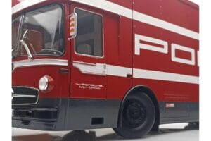 Mercedes O317 Porsche Transporter Červený CMR 1:18 CMR149 Kov – obrázok 7 z 12