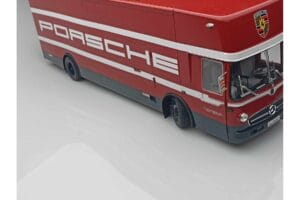 Mercedes O317 Porsche Transporter Červený CMR 1:18 CMR149 Kov – obrázok 9 z 12