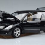 Mercedes R-Class W251 Obsidian Čierny Minichamps 1:18 B66962325 Kov - image 2 of 7