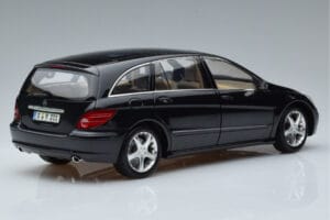 Mercedes R-Class W251 Obsidian Čierny Minichamps 1:18 B66962325 Kov – obrázok 3 z 7