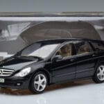 Mercedes R-Class W251 Obsidian Čierny Minichamps 1:18 B66962325 Kov - image 7 of 7