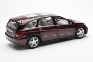 Mercedes R-Class W251 Červený Metalíza Minichamps 1:18 150034602 Kov – obrázok 3 z 8