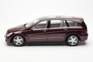 Mercedes R-Class W251 Červený Metalíza Minichamps 1:18 150034602 Kov – obrázok 4 z 8