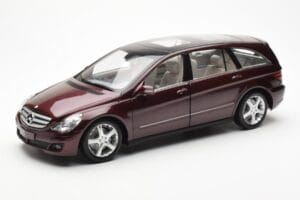 Mercedes R-Class W251 Červený Metalíza Minichamps 1:18 150034602