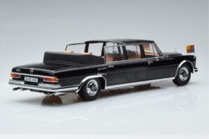 Mercedes 600 Pullman W100 Landaulet Queen Elizabeth II KK-Scale 1:18 KKDC181185 Kov – obrázok 2 z 6