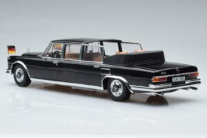 Mercedes 600 Pullman W100 Landaulet Queen Elizabeth II KK-Scale 1:18 KKDC181185 Kov – obrázok 5 z 6