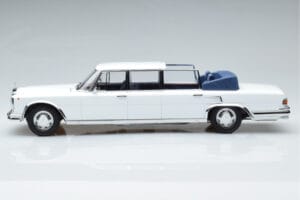 Mercedes 600 Pullman W100 Landaulet Biely KK-Scale 1:18 KKDC181184 Kov – obrázok 3 z 6