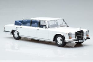 Mercedes 600 Pullman W100 Landaulet Biely KK-Scale 1:18 KKDC181184 Kov – obrázok 4 z 6