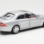 Mercedes S600 W220 Strieborný Metalíza Norev 1:18 - image 3 of 8