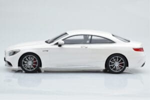Mercedes AMG S63 C217 Coupe Biely GT Spirit 1:18 B66960372 Živica – obrázok 3 z 6