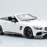Mercedes AMG SL63 R231 Biely GT Spirit 1:18 - image 4 of 6