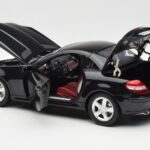Mercedes SLK R171 Obsidian Čierny Metallic Minichamps 1:18 B66962319 - image 6 of 9