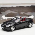 Mercedes SLK R171 Obsidian Čierny Metallic Minichamps 1:18 B66962319 - image 9 of 9
