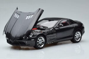 Mercedes SLR McLaren Čierny CMC 1:18 M-045F Kov – obrázok 2 z 10
