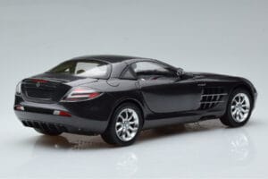 Mercedes SLR McLaren Čierny CMC 1:18 M-045F Kov – obrázok 3 z 10