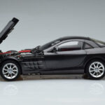 Mercedes SLR McLaren Čierny CMC 1:18 - image 4 of 10