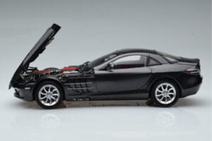 Mercedes SLR McLaren Čierny CMC 1:18 M-045F Kov – obrázok 4 z 10