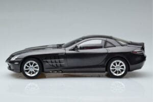 Mercedes SLR McLaren Čierny CMC 1:18 M-045F Kov – obrázok 5 z 10